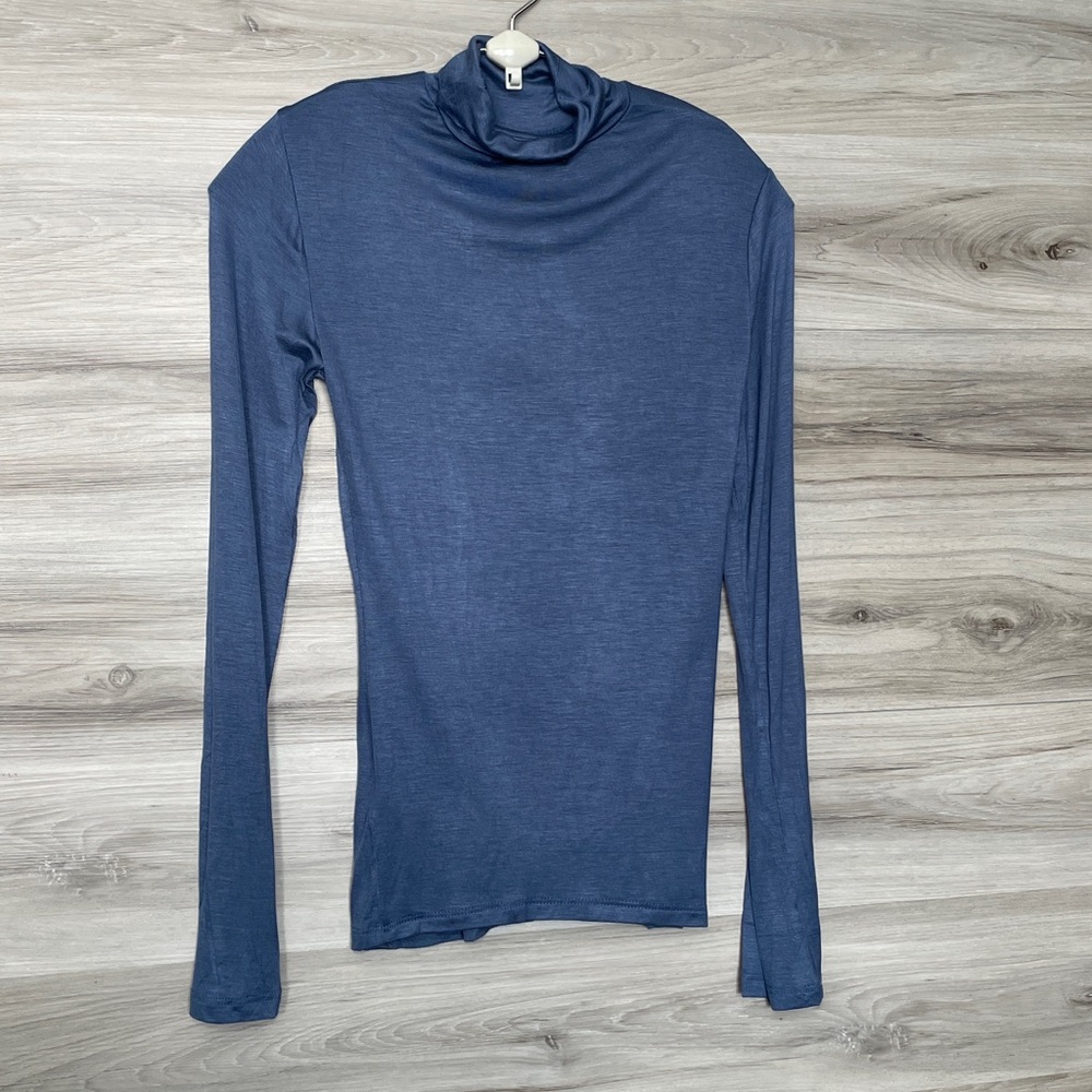 NWT- SOFT! Women's Rayon Jersey Turtleneck, Dark Blue - Picture 4 of 4